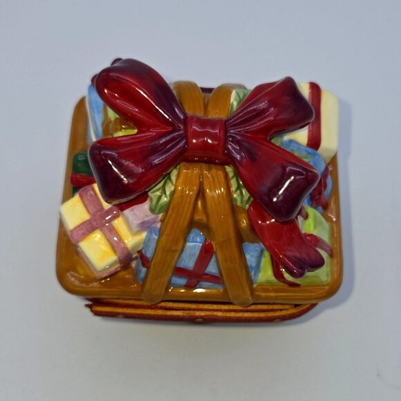 Longaberger Hand-Painted Ceramic Basket With Gift Design & Box - Picture 3 of 11